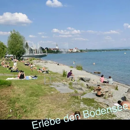 Bodensee Garten Retreat: Spacious Family Apartment with Private Garden Friedrichshafen Exterior photo