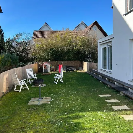 Bodensee Garten Retreat: Spacious Family Apartment with Private Garden Friedrichshafen Exterior photo