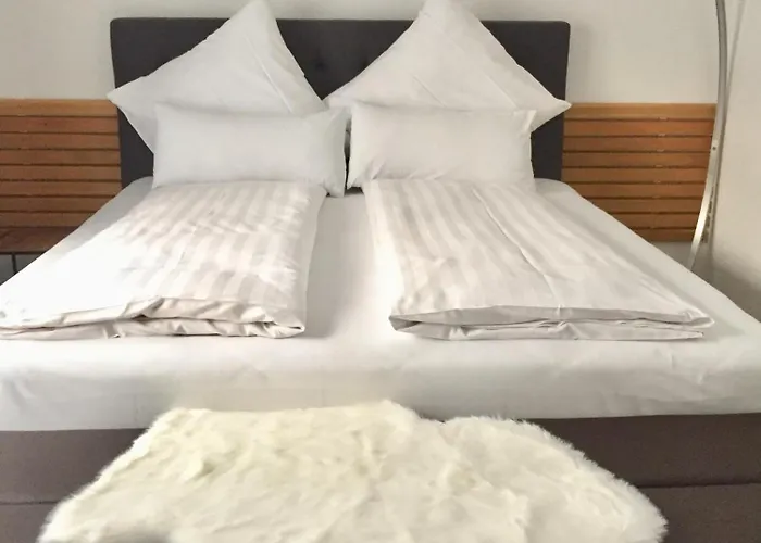 Ferienwohnung Am Bodensee- Zentrale Lage, Free Parking And Wifi, 109 M2, Privater Garten, 7 Gaeste, 2X Kingsize Boxspringbett, Familienfreundlich