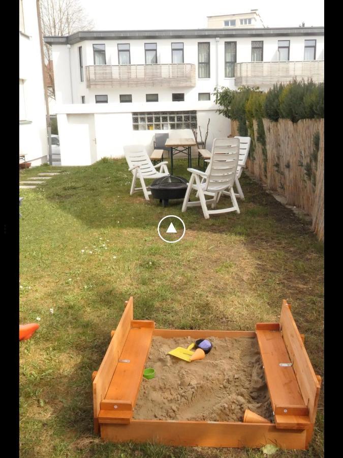 Am Bodensee- Zentrale Lage, Free Parking And Wifi, 109 M2, Privater Garten, 7 Gaeste, 2x Kingsize Boxspringbett, Familienfreundlich