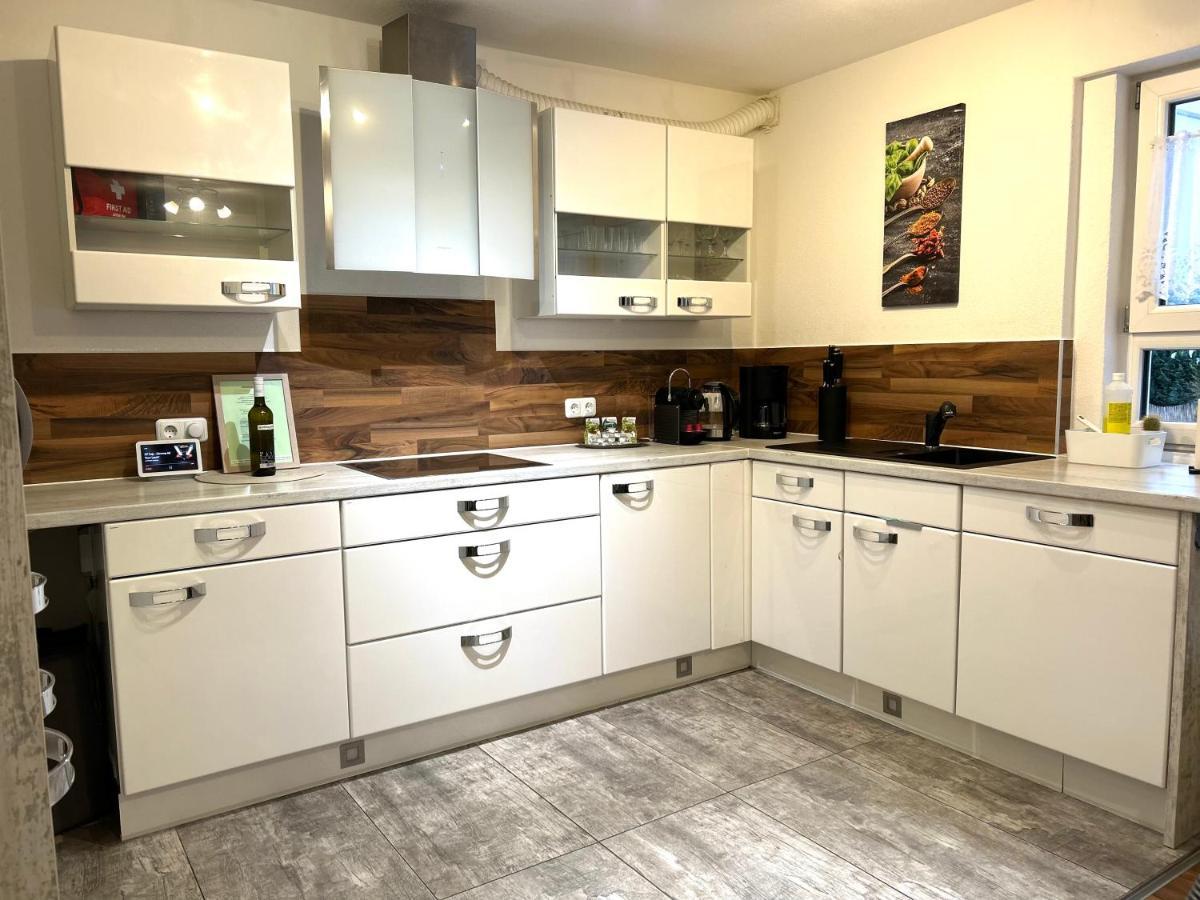 Am Bodensee- Zentrale Lage, Free Parking And Wifi, 109 M2, Privater Garten, 7 Gaeste, 2x Kingsize Boxspringbett, Familienfreundlich Appartement *