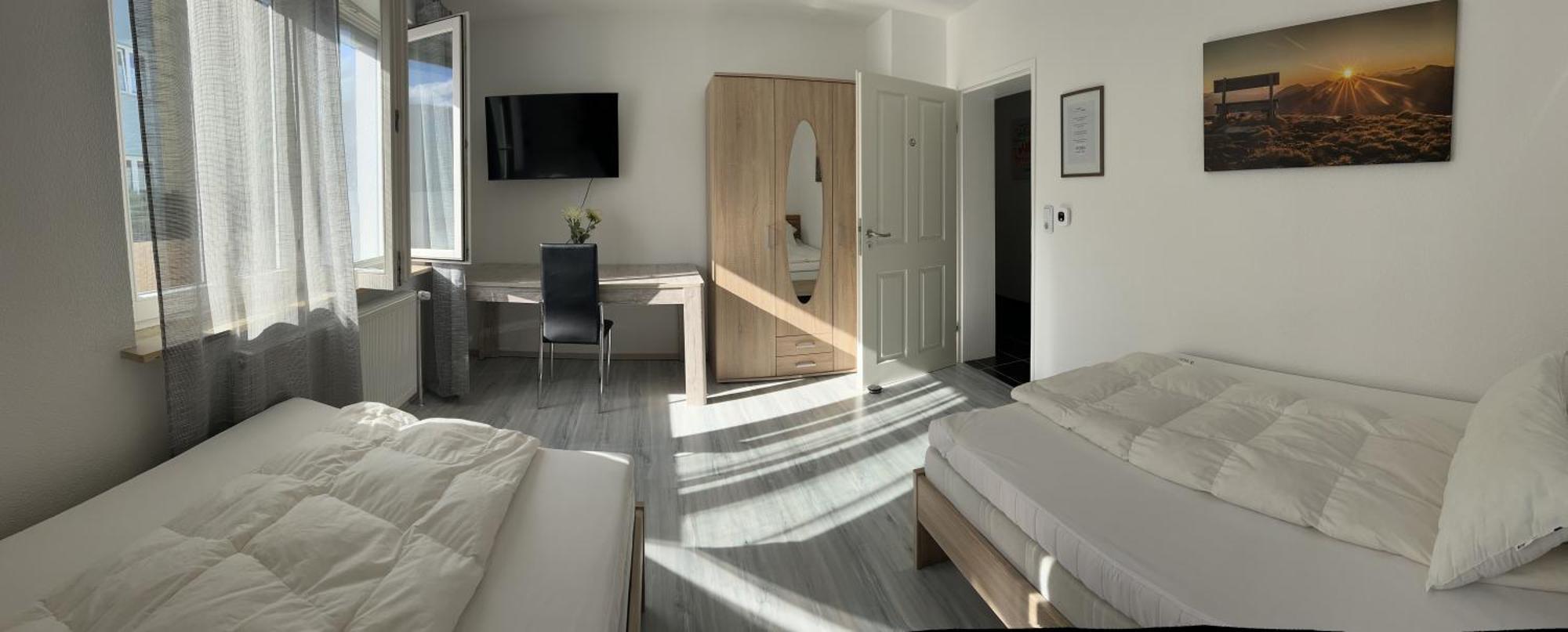 Am Bodensee- Zentrale Lage, Free Parking And Wifi, 109 M2, Privater Garten, 7 Gaeste, 2x Kingsize Boxspringbett, Familienfreundlich * FDH